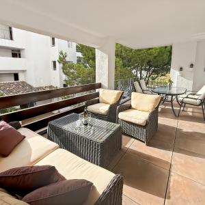 Amplio piso con parking y piscina cerca del mar
