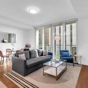 Charming 1BR NearBOKCntr-Gym,Lounge,Balcony,PetOK