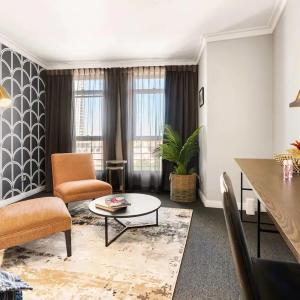 KozyGuru | Sydney CBD | Vibrant City Studio