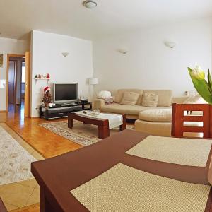 Apartment 31