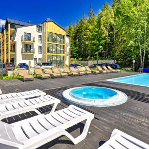 OSTOJA RESIDENCE VIP z basenem, sauną, jacuzzi, strefą relaksu, pokojem zabaw i własnym parkiem by Royal Aparts