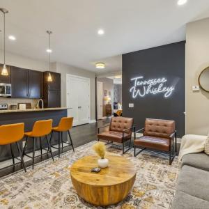 The Tennessee Whiskey in West End-Vandy- Uber to Broadway