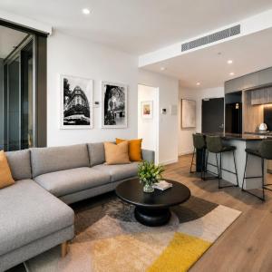 CBD, Stylish, Heated Pool, Gym, Sauna, Steam, BBQ