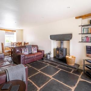 2 Bed in Ambleside oc-lr059