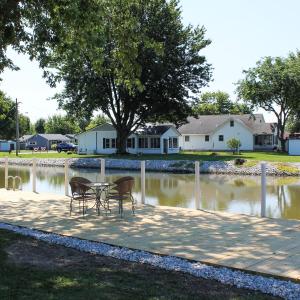 Waterfront Port Clinton Cottage: 5 Mi to Lake Erie
