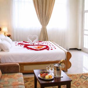 Avi Guest House