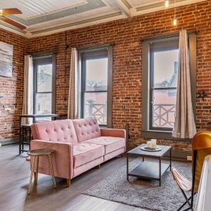 Historic Main St 1BR | Walk to Dining & Nightlife