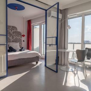 Cinema 1-Bedroom Apartment - River View - Garage Parking - Wroclaw City Centre