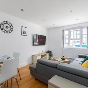 Family-Friendly Apartment With Balcony Near Brick Lane Sleeps 4