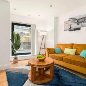 Spacious 3 Bedroom 2 Living Rooms 2 Bathrooms Family House Near Brick Lane Sleeps 6