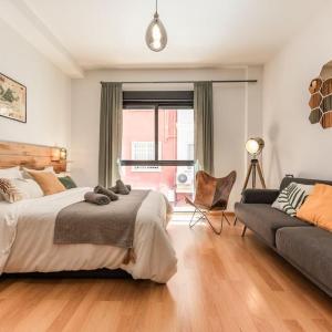 Industrial studio in the city center by REMS