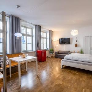 Great Studio apartment near Old Town