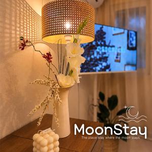 MoonStay
