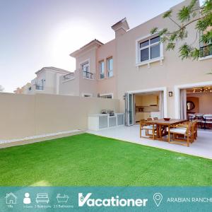 Vacationer Holiday Homes l Upgraded 3 Bedroom Villa l Private Garden