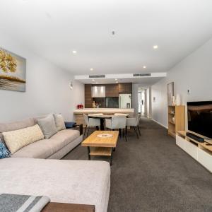 Modern 2BR APT in Highgate Executive Apartment - Hosted by Canstay