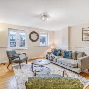 Executive 4 Bedroom Town House in Canada Water FREE WIFI & PARKING