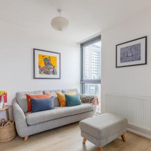 Funky 1BD High-Rise Flat wCity Views Angel!