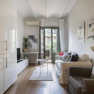31ENT1027 Delightful apartment in town