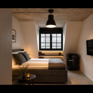 Square Rooms 8
