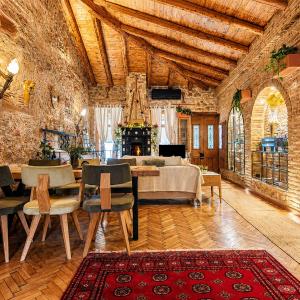 Olvion Villa with Private Yard & BBQ by 8essentially
