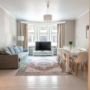 2ndhomes Bright Spacious 5 BR Apartment in the Center