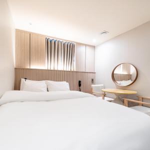 Just Stay Hotel
