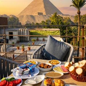 garden pyramid view