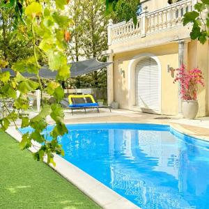 Villa piscine confort, barbecue