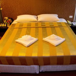 Visiting Card Hotel & Resort