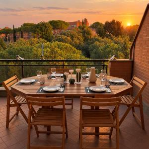 La Terrazza sul Parco ,8 Guests, 3 Bedrooms, Huge Terrace & Free Parking