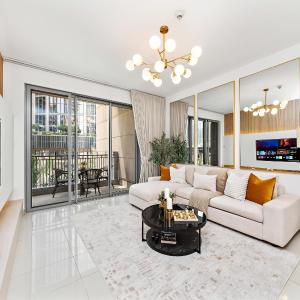 Kensington - 1BR Burj Khalifa View at Dubai Opera