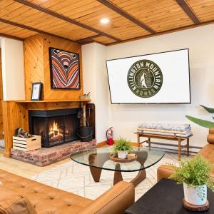 BearHug - Game Room, Pool, Hot Tub!