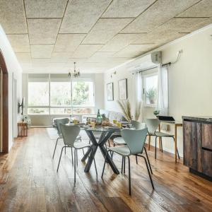 Chic Contemporary 3BR by SeaNRent