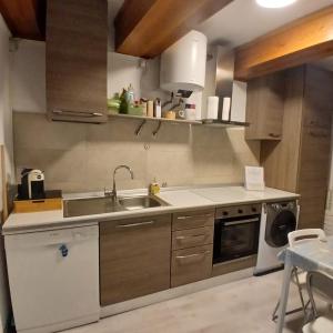 ANFORA HOUSE
