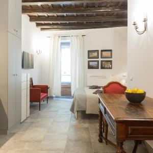 Roman Forum Suite