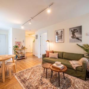 Chic One Bedroom Retreat in Downtown Manhattan