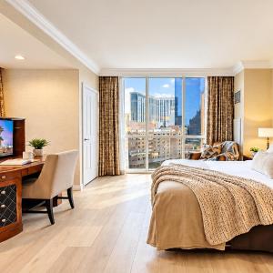 7th-Floor 1BR Suite, MGM Signature Strip Balcony, No Resort Fee