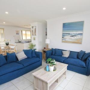 Gorgeous villa 5min walk to beach KING BED