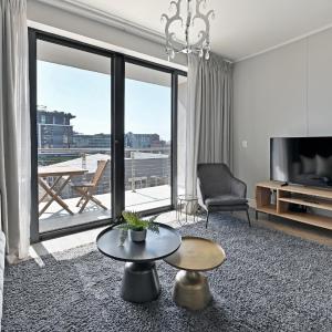 Bella - Stylish 1-Bed Apt in trendy De Waterkant with Balcony