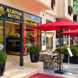 Albinas Hotel Old City