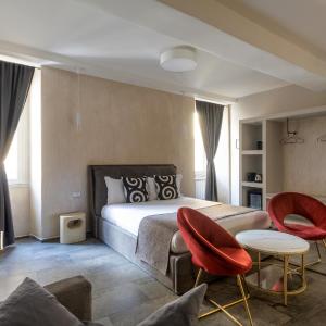Black And White Suite