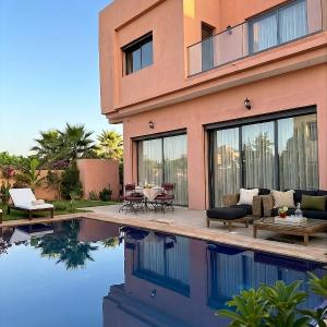 Villa avec pool privé avenue Mohamed 6 zone touristique Agdal