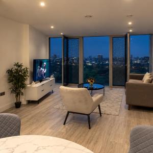 Modern 2 Bed Penthouse with Stunning views in Manchester City Center