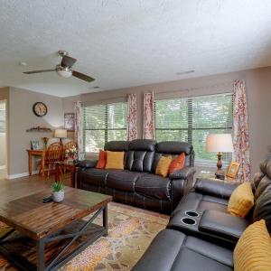 Smoky Mtn Cabin w/ Hot Tub Near Ober Gatlinburg