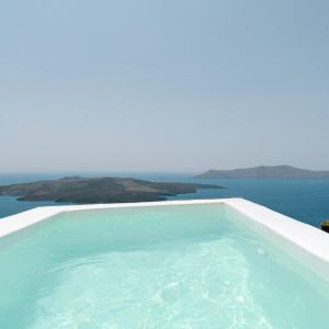 Anemos Fira Caldera View