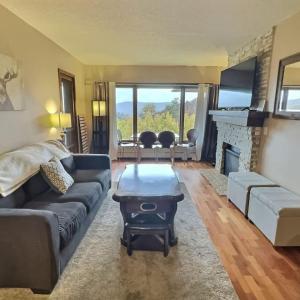 Rockstar - Pool, Tennis, Fireplace, Pickleball