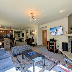 Red Hawk Townhomes 2333 by SummitCove Lodging in Colorado