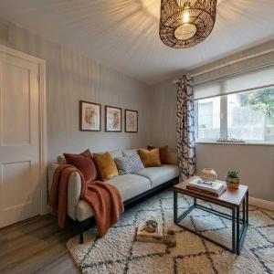 Centrally Located & Spacious 4BD House- St Kevin's