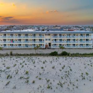 Drifting Sands Oceanfront Hotel