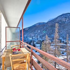 Starkeeper Apartment Ski Base with Balcony Views - Happy Rentals